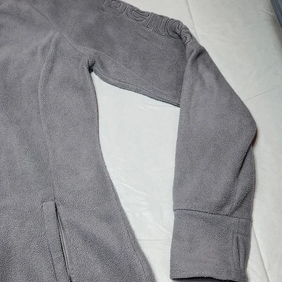Zip-up Bench Sweater - Picture 4 of 16